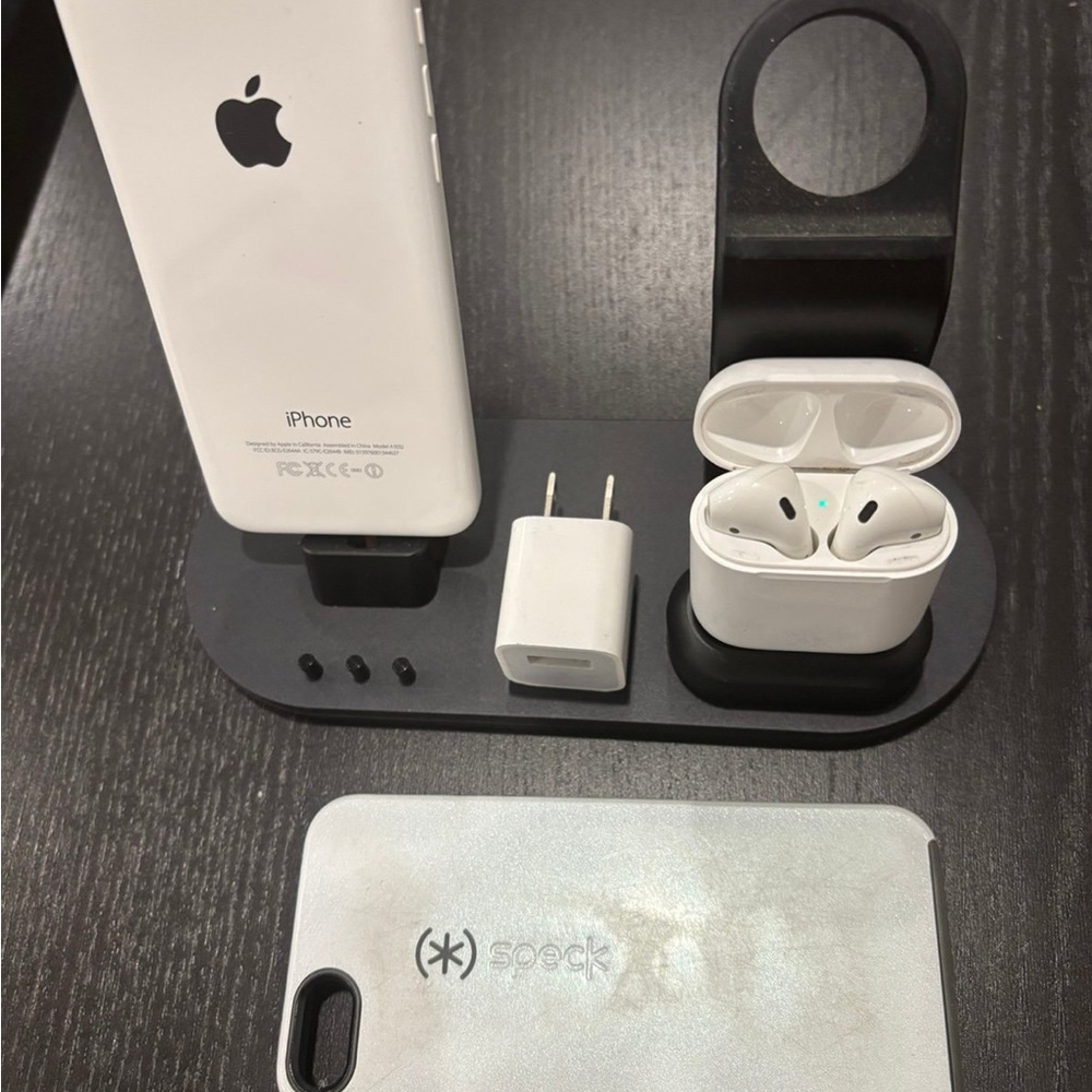Apple Bundle - iPhone 5c + AirPods 1st Generation + Charger Doc Station